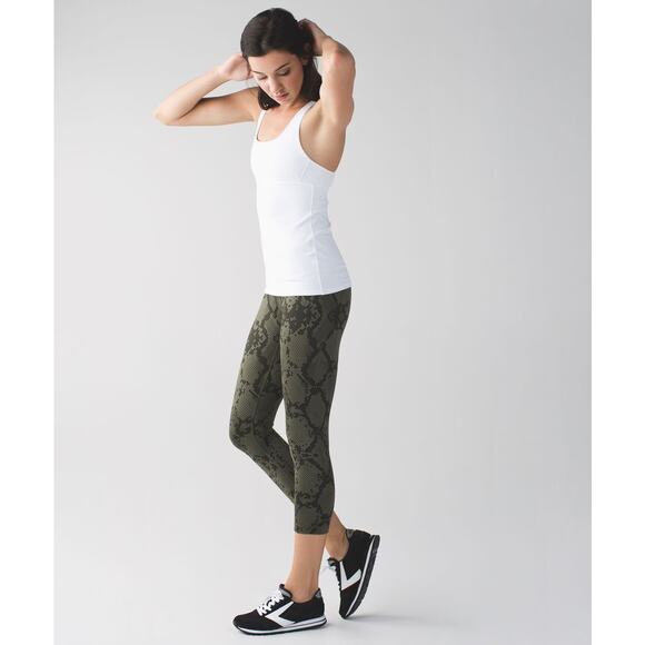 Lululemon Wunder Under Crop (Hi-Rise) Full-On Luon Size 2 - Picture 2 of 5